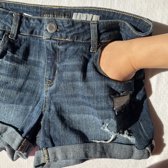 Aeropostale Women Shorts Size 8 Blue Denim Distressed Button 3" Inseam - Picture 9 of 10